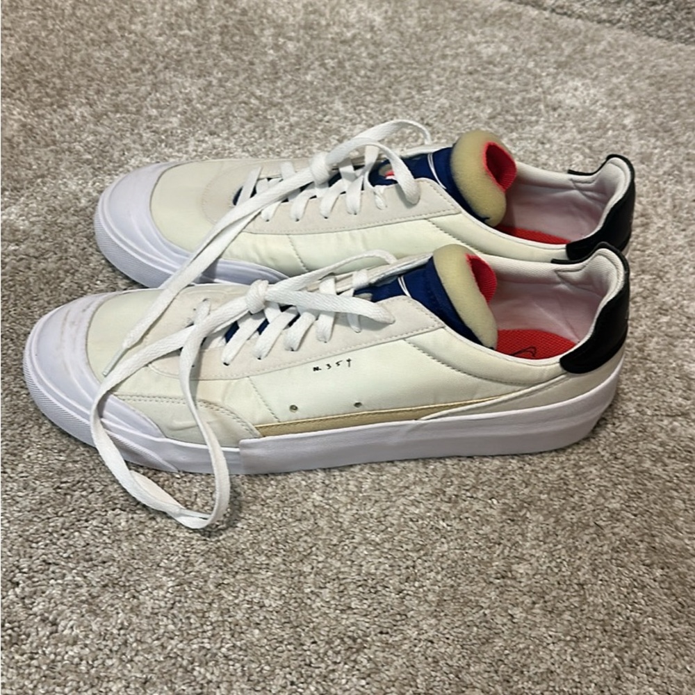 Nike White and Black Sneakers Sleek Minimalist Design size 12